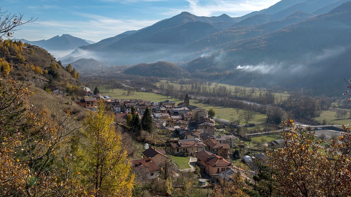 Aisone dal sentiero delle Grotte
