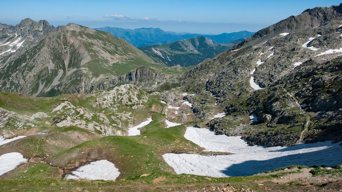 Panorama dal Colle del Vei del Bouc verso l'alto Vallone del Sabbione