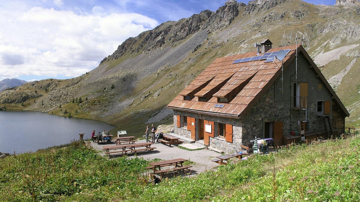 Il Refuge de Vens e il maggiore dei Lacs de Vens