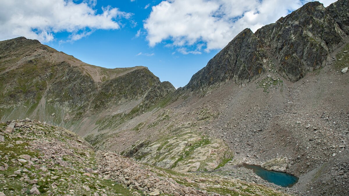 Il Passo di Rostagno al centro della foto