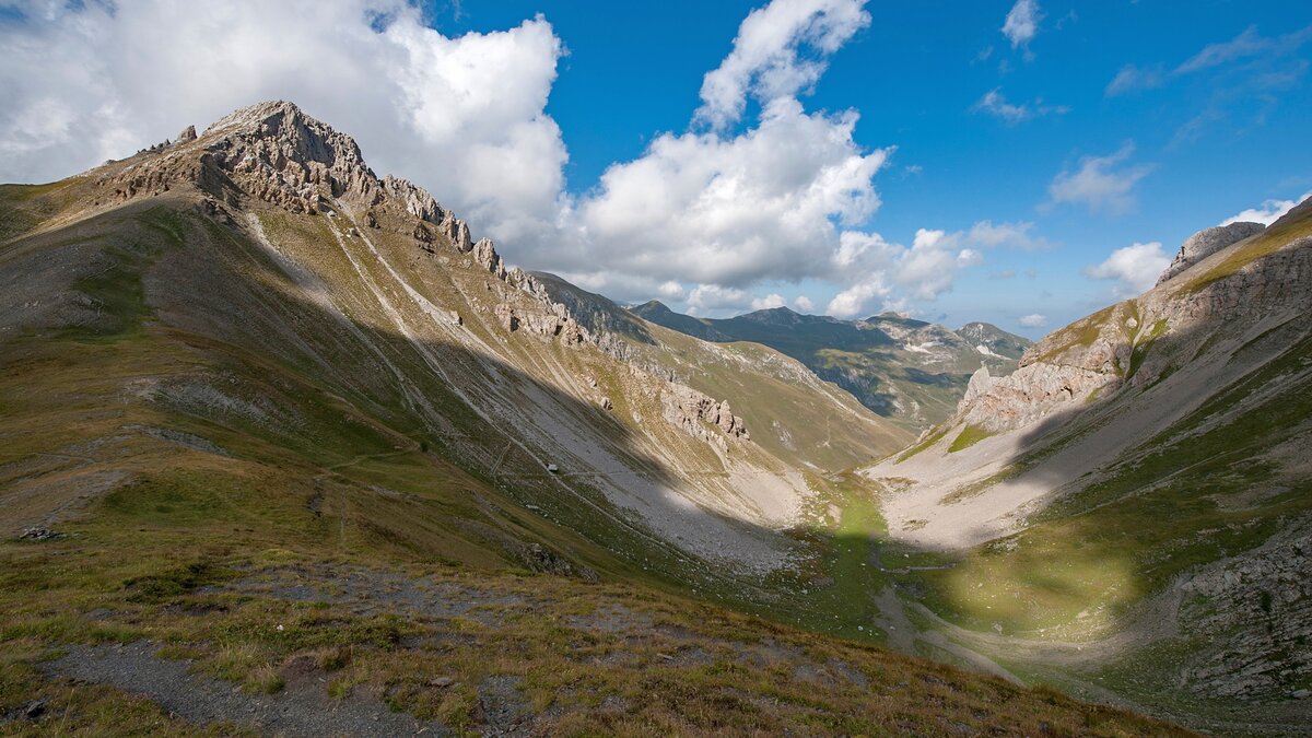 Il sentiero di salita per il Colle Moura delle Vinche